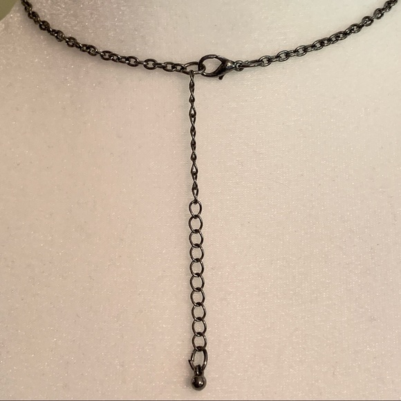 Glass heart pendant necklace - Picture 3 of 3